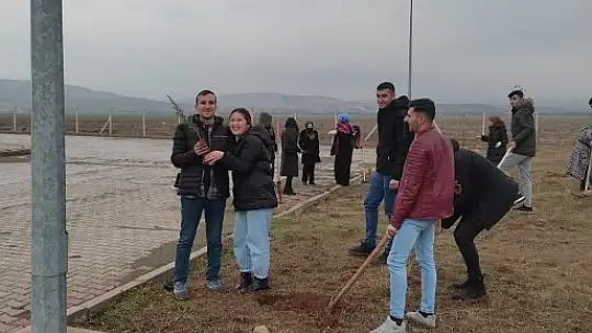 Fırat Üniversitesi İletişim Fakültesinden 'Baharlar Bizimle Gelir' projesi