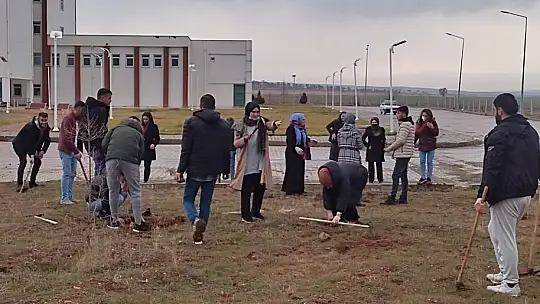 Fırat Üniversitesi İletişim Fakültesinden 'Baharlar Bizimle Gelir' projesi