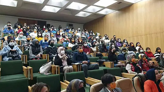 FÜ'de 'Kadına Yönelik Şiddetle Mücadele' konuşuldu