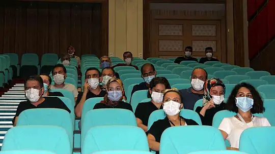 FÜ Hastanesi sekreterlerine hasta ve hasta yakınları ile iletişim eğitimi