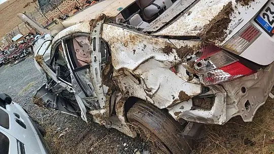Genç öğretmen trafik kazasında hayatını kaybetti