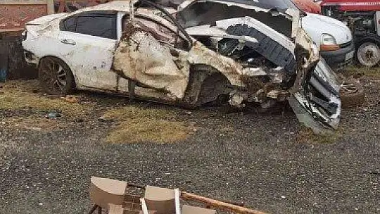 Genç öğretmen trafik kazasında hayatını kaybetti