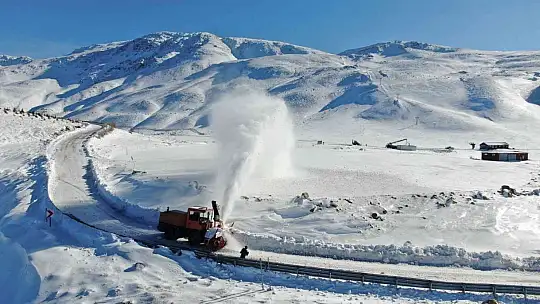 Göl manzaralı kayak merkezi sezona hazırlanıyor