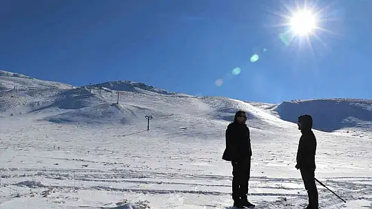 Göl manzaralı kayak merkezi sezona hazırlanıyor