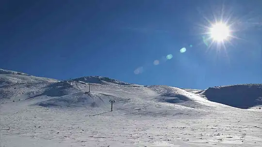 Göl manzaralı kayak merkezi sezona hazırlanıyor