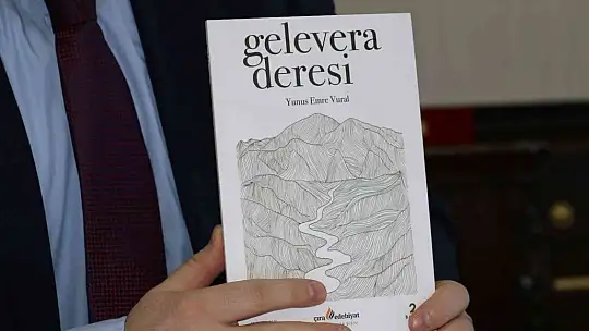 Gündüz kaymakam, gece yazar
