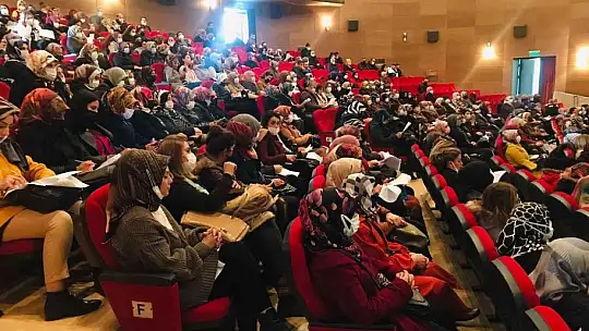 Halk Eğitim Merkezinde usta öğreticilere aşı farkındalığı eğitimi