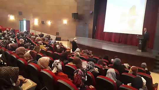 Halk Eğitim Merkezinde usta öğreticilere aşı farkındalığı eğitimi