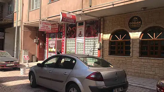 Husumetlisini çay ocağında silahla vurarak öldürdü