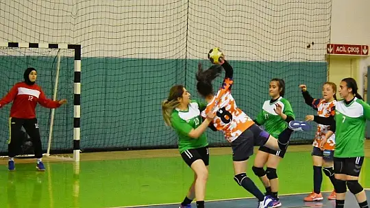 Kadınlar Hentbol 2. Ligi: Elazığ Gençlikspor: 46 - Güneşin Çocukları: 17