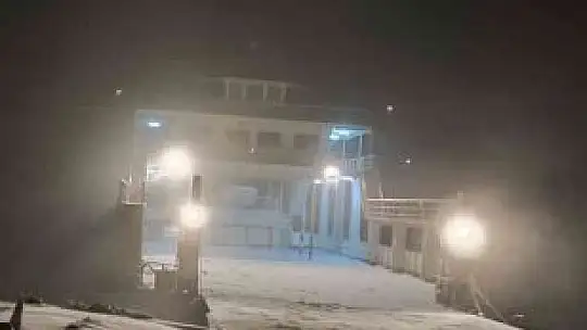 Olumsuz hava şartları feribot seferlerini de durdurdu