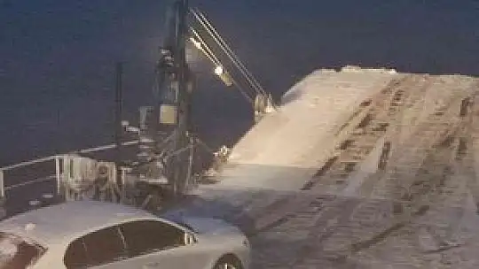 Olumsuz hava şartları feribot seferlerini de durdurdu