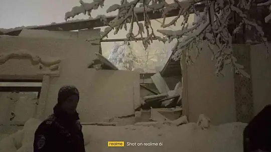 Kar yağışı nedeniyle düğün salonu çöktü