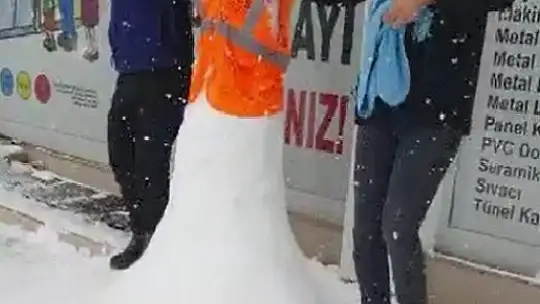 Kardan adamla birlikte çektikleri halay videosu viral oldu