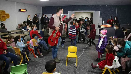 Konteyner kentteki çocuklar için yapılan kütüphane hizmete açıldı