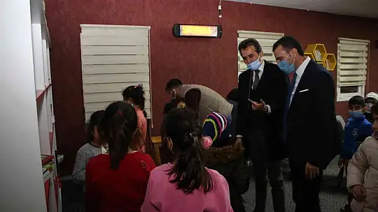 Konteyner kentteki çocuklar için yapılan kütüphane hizmete açıldı