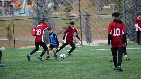 Koruma altındaki çocuklar dostluk maçında hünerlerini sergiledi