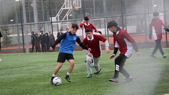 Koruma altındaki çocuklar dostluk maçında hünerlerini sergiledi