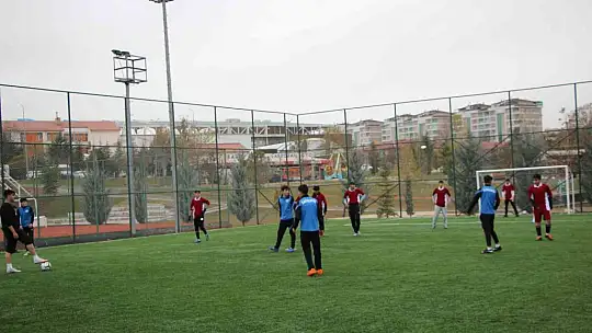 Koruma altındaki çocuklar dostluk maçında hünerlerini sergiledi