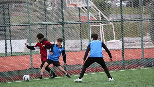 Koruma altındaki çocuklar dostluk maçında hünerlerini sergiledi