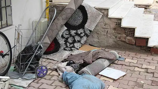 Meteorolojinin uyarıda bulunduğu Elazığ'da evleri su bastı