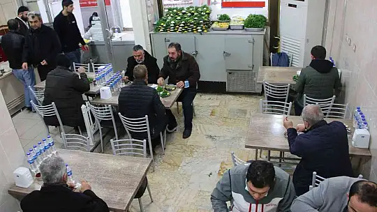 Sabah namazından sonra soluğu paçacıda alıyorlar