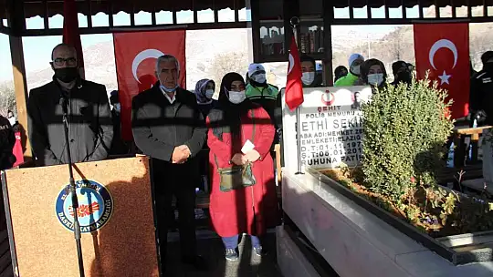 Şehit kahraman polis Fethi Sekin, vefatının 5'inci senesinde kabri başında anıldı