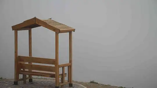 Sıcaklıkların düştüğü Elazığ'ı sis teslim aldı