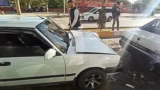 Elazığ Zübeyde Hanım Caddesi'nde trafik kazası