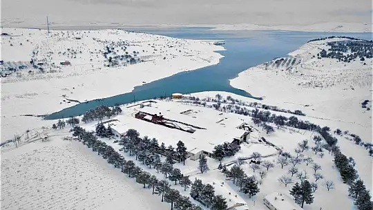 Türkiye'nin en yaşlı ilçesi Ağın'da kar manzarası