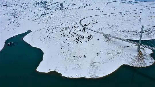 Türkiye'nin en yaşlı ilçesi Ağın'da kar manzarası