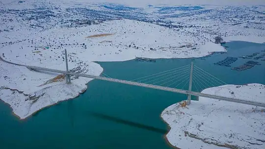 Türkiye'nin en yaşlı ilçesi Ağın'da kar manzarası