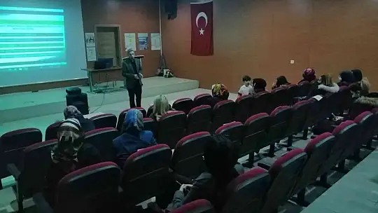 Üniversitesi öğrencilerine evlilik öncesi eğitim semineri