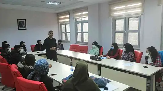 Üniversitesi öğrencilerine evlilik öncesi eğitim semineri