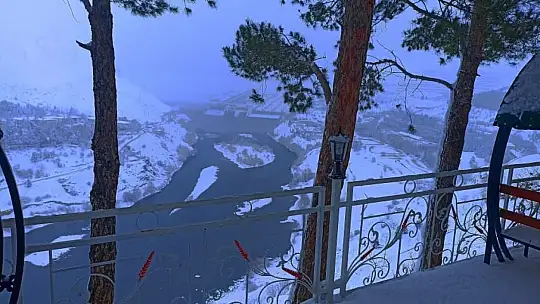 Vatandaşlar kardan adam yaparken yeteneklerini konuşturdu