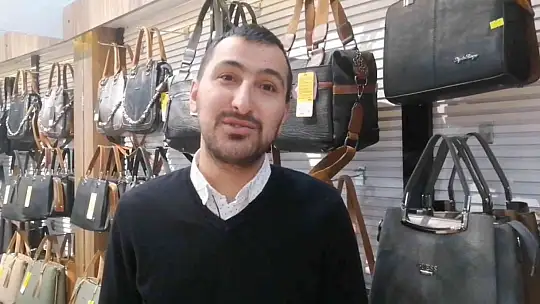 Yaşlısı soğukkanlı, genci acemi: Elazığ'daki 2 farklı hırsızlık olayı güvenlik kamerasında