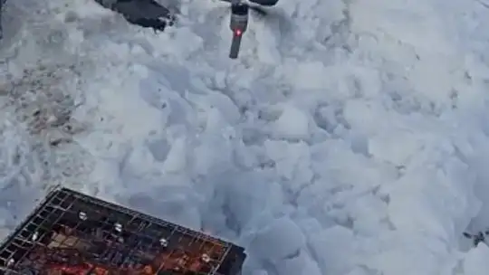 Yelpazeyi unutunca mangalı drone ile yaktı