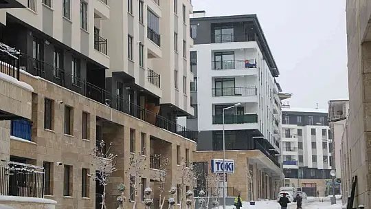 Yeni evlerine kavuşan depremzede: 'Konutlar, gerçekten muazzam. Devletimize ne kadar teşekkür etsek azdır'