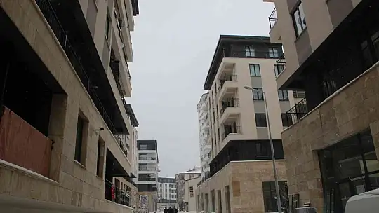 Yeni evlerine kavuşan depremzede: 'Konutlar, gerçekten muazzam. Devletimize ne kadar teşekkür etsek azdır'