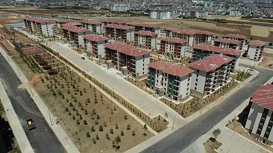 Yeni yuvalarına kavuşan deprem mağdurları: 'Evler 5 yıldızlı otel gibi'