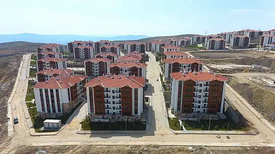 Yeni yuvalarına kavuşan deprem mağdurları: 'Evler 5 yıldızlı otel gibi'