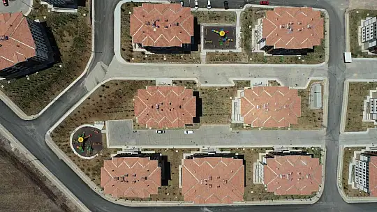 Yeni yuvalarına kavuşan deprem mağdurları: 'Evler 5 yıldızlı otel gibi'