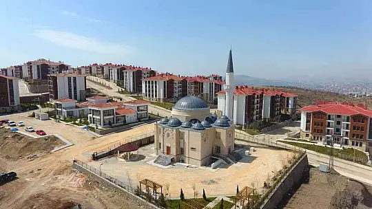 Yeni yuvalarına kavuşan deprem mağdurları: 'Evler 5 yıldızlı otel gibi'