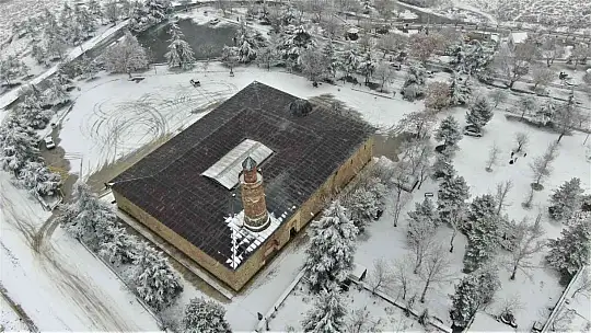 Yılın ilk karının yağdığı Harput'tan kartpostallık görüntülüler
