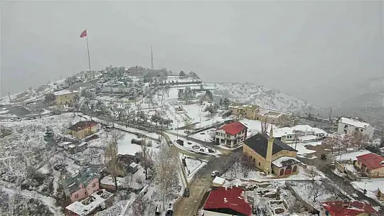 Yılın ilk karının yağdığı Harput'tan kartpostallık görüntülüler