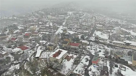 Yılın ilk karının yağdığı Harput'tan kartpostallık görüntülüler