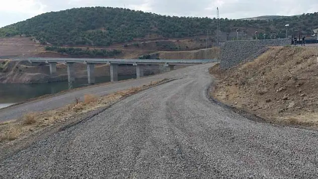 Bingöl'de yol yapım çalışmaları sürüyor