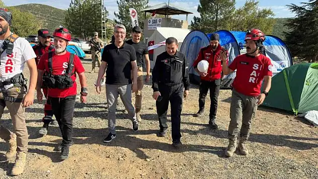 Bingöl'de SAR ekibi, gönüllülere kamplı eğitim verdi