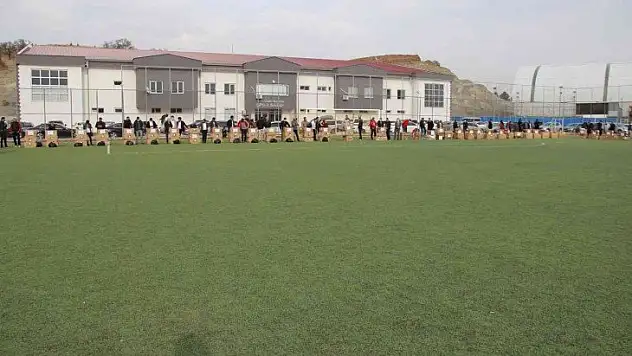 Elazığ'da 107 kulübe spor malzemesi yardımı