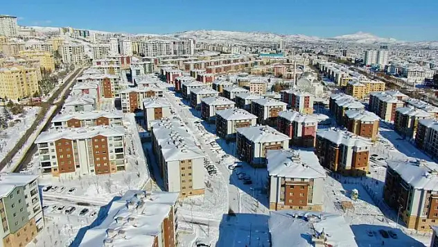 24 Ocak depreminin ardından konut ve işyerleri hak sahiplerine teslim edildi